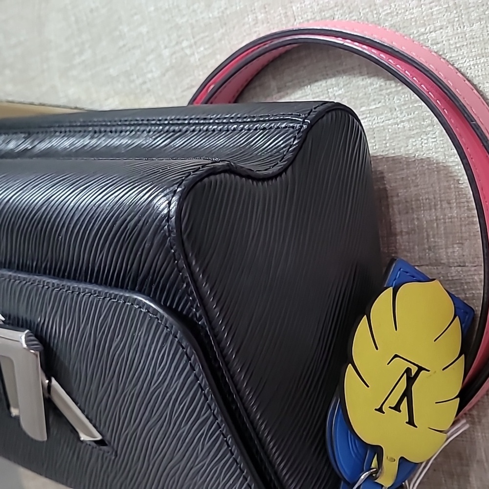 Louis Vuitton Epi Twist MM  Black and Pink - Picture 4 of 12